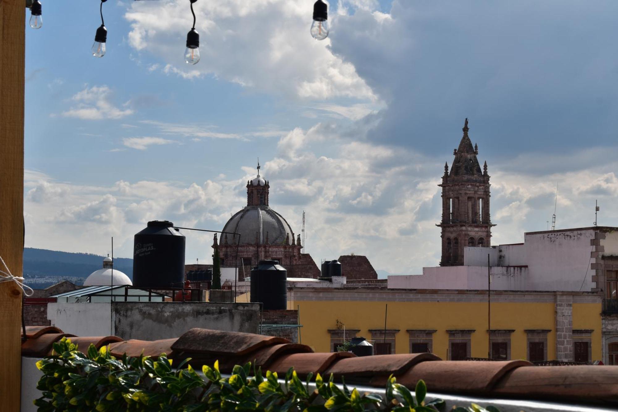 El Suburbio - Serapio Rendon Morelia Luaran gambar